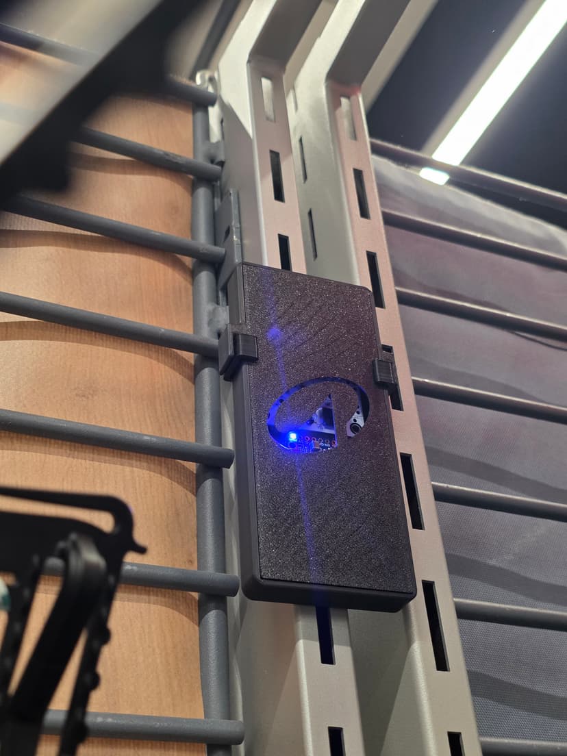 UWB anchor deployed on Decathlon shelf